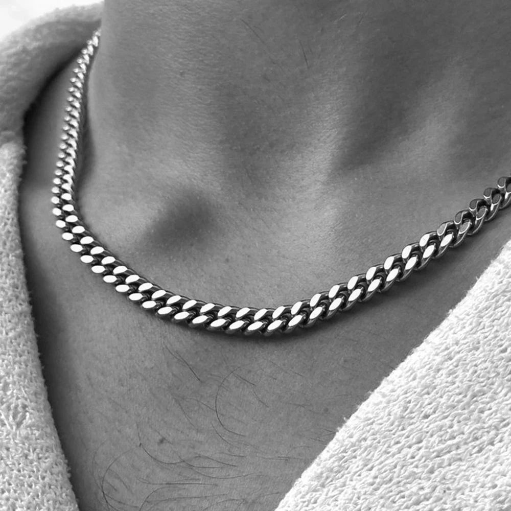 Stylische Unisex Cuban Chain Halskette aus Edelstahl, langlebig & wasserfest, perfekter Modeschmuck.