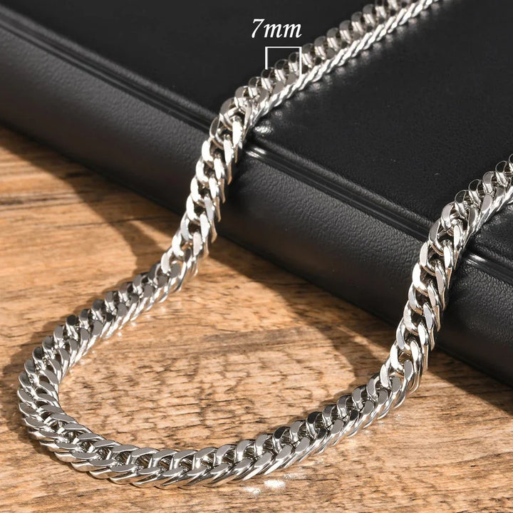 Trendige Unisex-Halskette: Cuban Chain Design aus Edelstahl, robust, wasserfest & hypoallergen.
