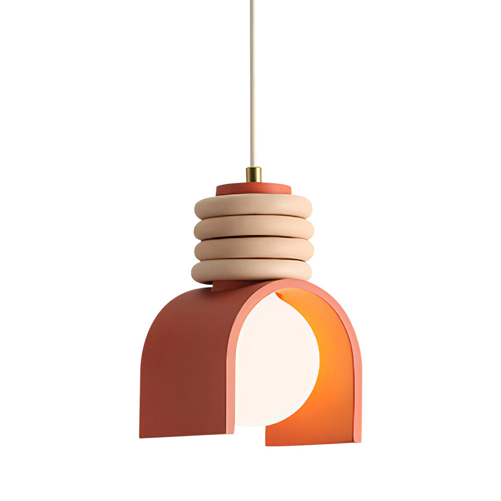 Moderne Design-Deckenlampe für stimmungsvolle Innenbeleuchtung, mit farbigen Akzenten im Zuhause.