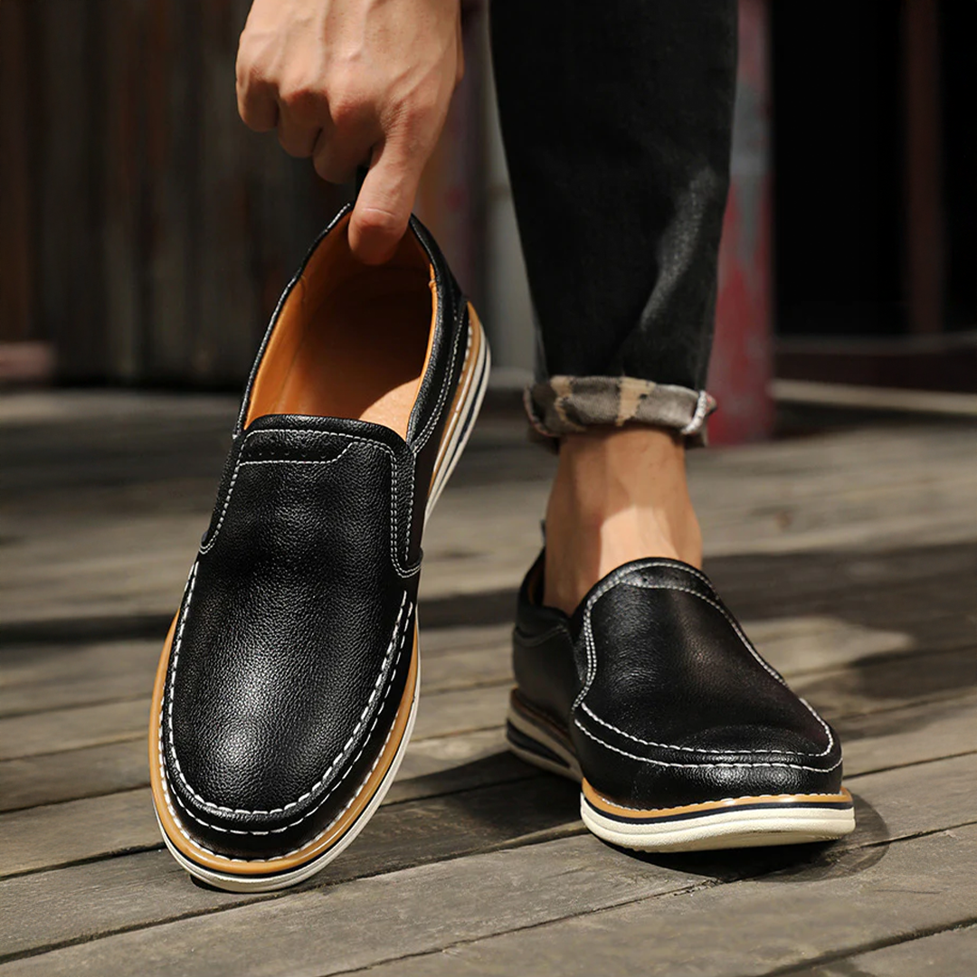 Herren Slip-On Loafer, handgenäht, bequem, flexibel, ideal für Büro und Alltag.
