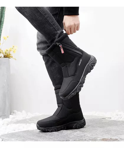 Robuste Herren Outdoor-Schneestiefel, wasserdicht und warm gefüttert. Perfekt für Schnee und kalte Wintertage.