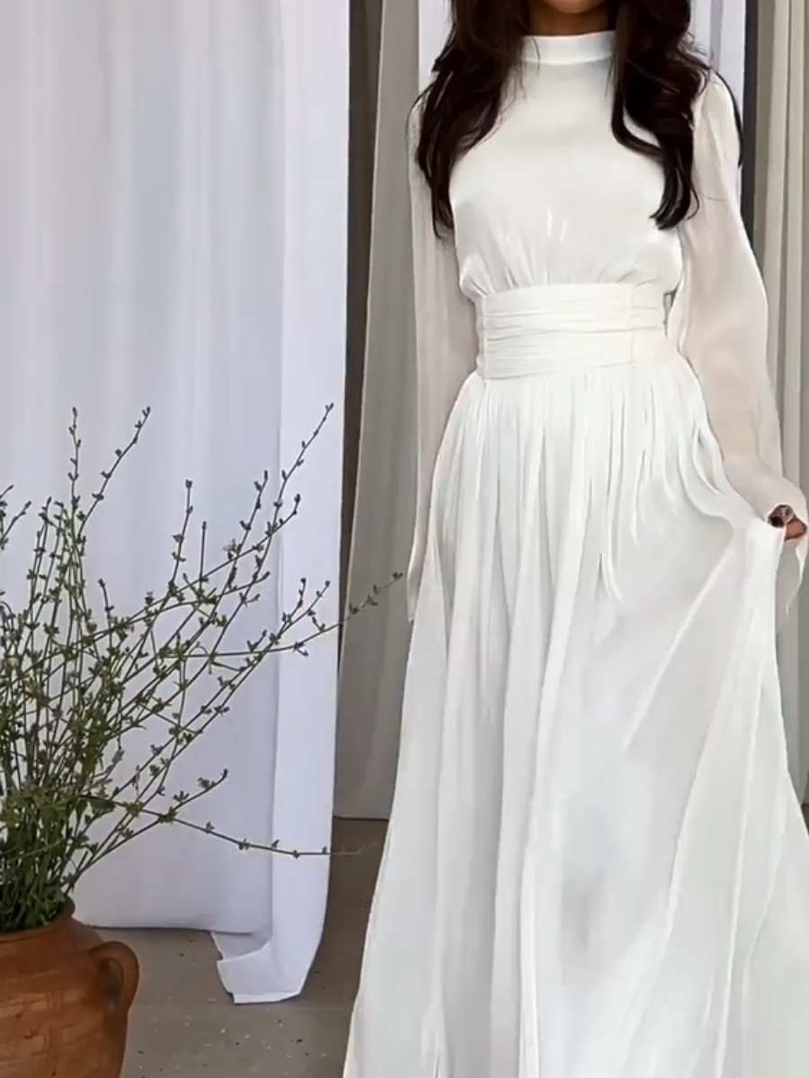Elegantes Damen Plisseekleid mit langen Ärmeln, ein festliches Abendkleid oder Hochzeitsgast-Kleid in fließender Optik.