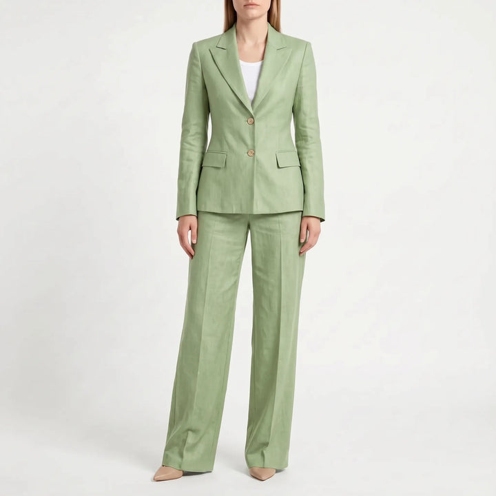 Zeitloser Damen Hosenanzug mit weitem Bein. Perfekte Passform für elegante Business- & Herbstmode. Stilvoller Zweiteiler.