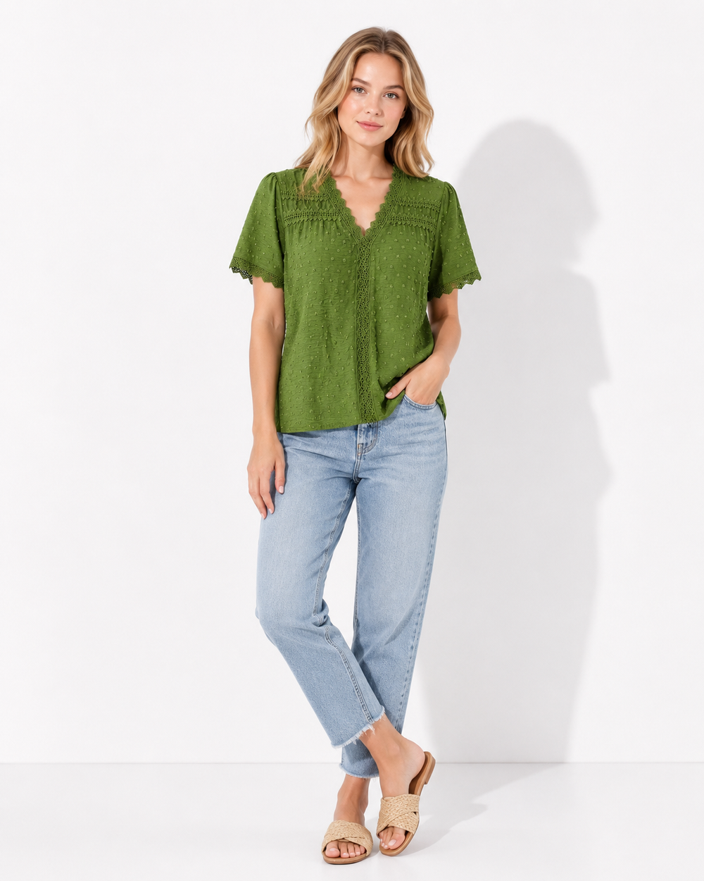 Figurschmeichelndes Damen Plus Size Oberteil, vielseitig & bequem für modische Alltagslooks.