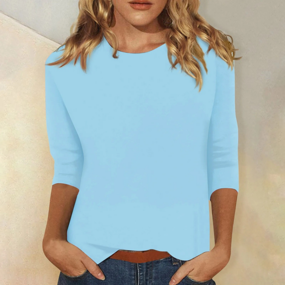 Detailaufnahme vom stilvollen Damen Langarmshirt Ava mit klassischem Rundhalsausschnitt, komfortabel & modisch.