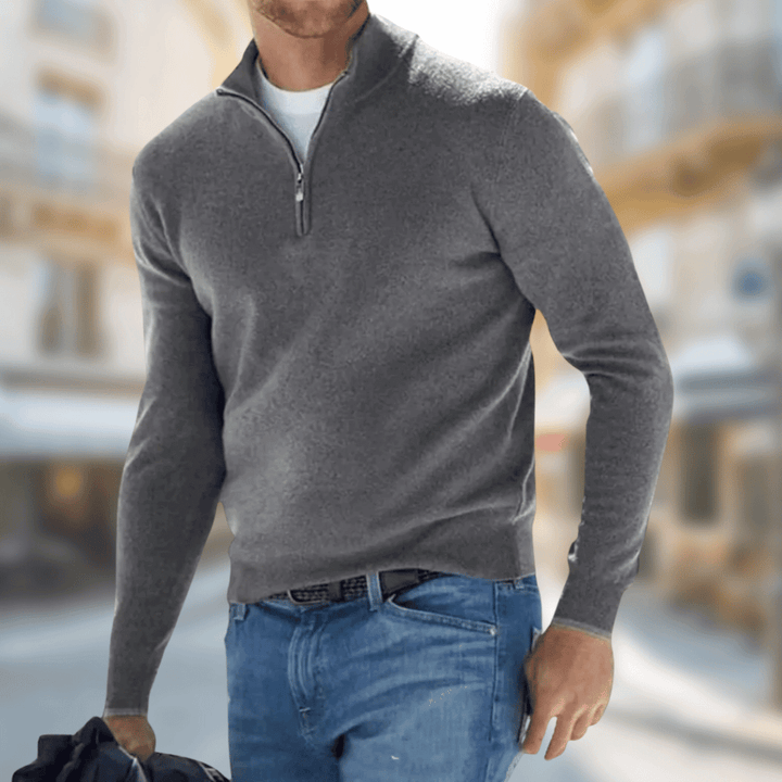 Komfortabler Langarm-Pullover für Herren mit Reißverschluss am Kragen, ideal für kühlere Tage.