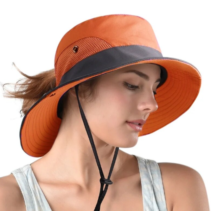 Modischer Damen Sommerhut mit breiter Krempe bietet optimalen UV-Schutz.