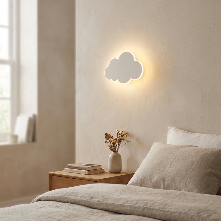 Dimmbare LED-Wolkenleuchte Nebulace, weiß, ideal für gemütliches Stimmungslicht im Kinder- oder Schlafzimmer.