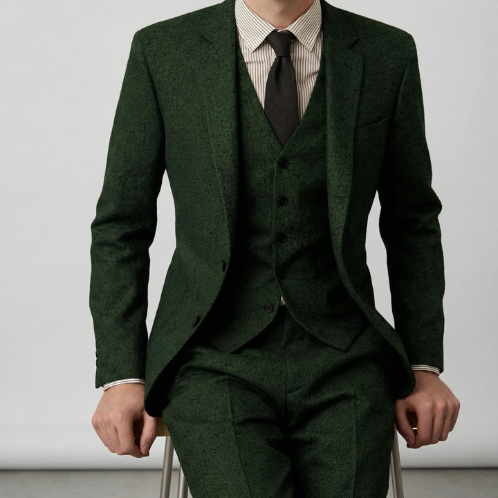 Hochwertiger Herren Dreiteiler Anzug Slim-Fit. Vielseitig für Business & Feierlichkeiten.