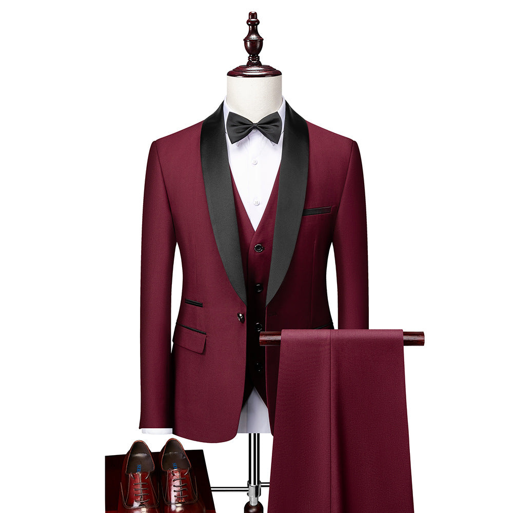 Stilvolles Herren Anzug-Set: Sakko, Weste und Anzughose für elegante Events & Business-Meetings.