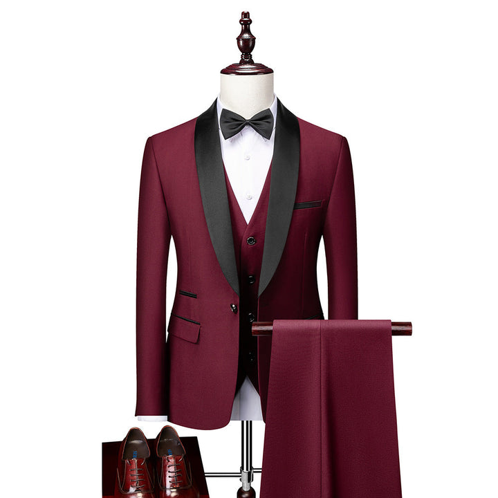 Stilvolles Herren Anzug-Set: Sakko, Weste und Anzughose für elegante Events & Business-Meetings.