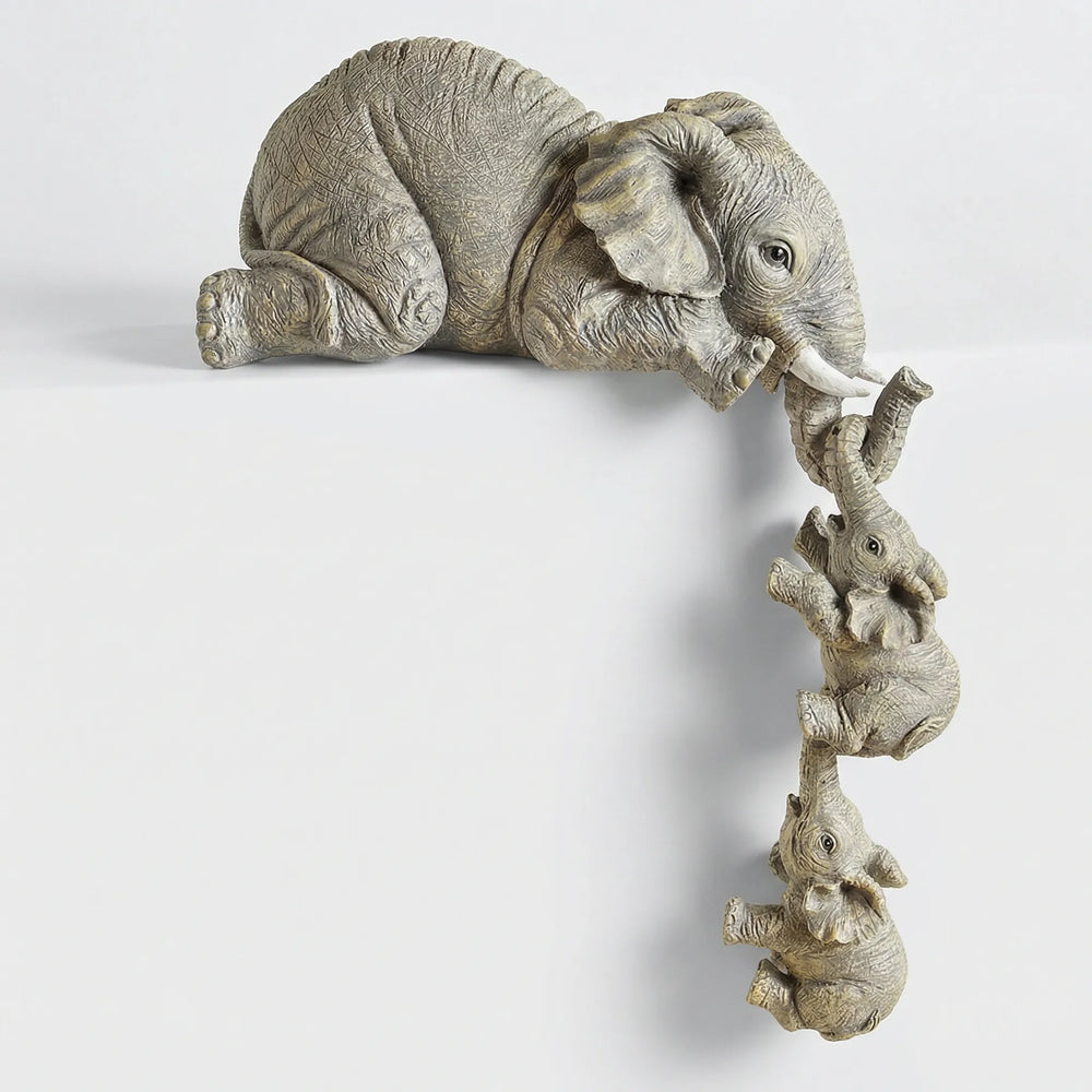 Naturgetreues Set aus drei Elefanten Tierfiguren, ideal als Regaldekoration oder Geschenkidee für Familien.