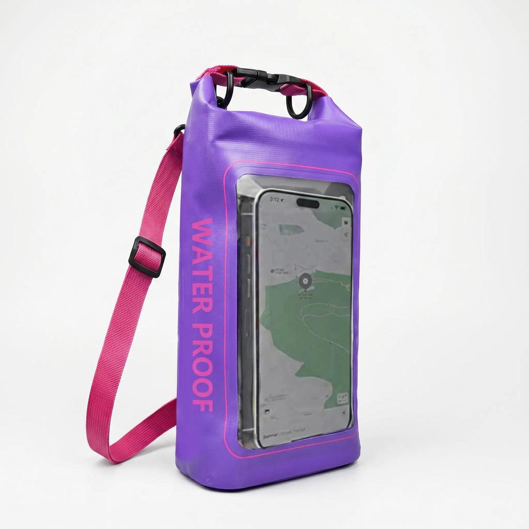 Praktischer Packsack, wasserdicht, mit Rolltop-System und Smartphone-Fenster für Outdoor-Fans.