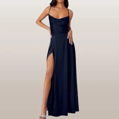 Fließendes Damen Maxikleid in eleganter Länge, ideal für Frühling und Sommer. Komfortabel und vielseitig.