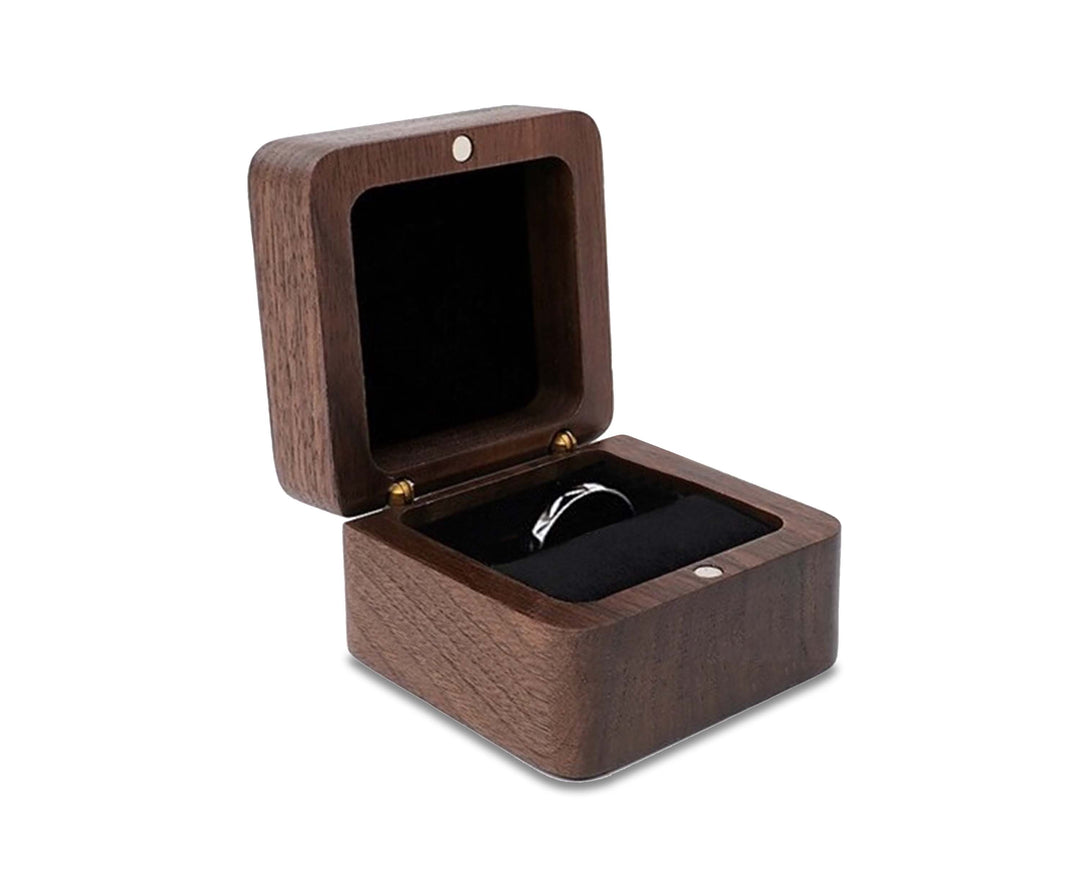 Hochwertiges Holz Schmuckkästchen, perfekt für Trauringe, Verlobungsringe & Ohrringe. Tolle Geschenkidee.