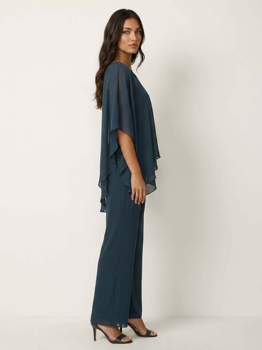 Festlicher Chiffon-Zweiteiler für Damen, elegantes Outfit mit fließendem Stoff und hohem Komfort.