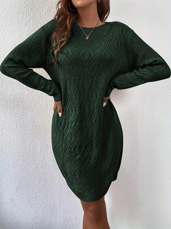 Komplettes Damen Strickkleid mit stilvollem Karomuster, perfekt für Büro & Freizeit.