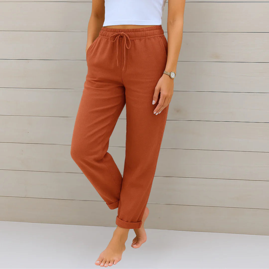 Frische, luftige Damen Marlenehose mit weitem Bein. Stretch-Stoff für höchsten Komfort im Sommer.