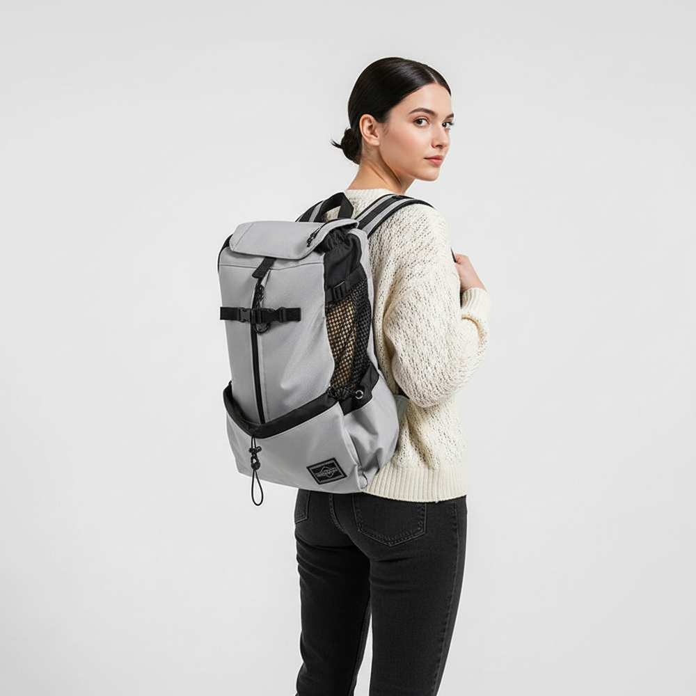 Atmungsaktiver Hundetrage-Rucksack CompanionPack, ergonomisch, bietet Komfort für Hund & Halter auf Wanderungen.
