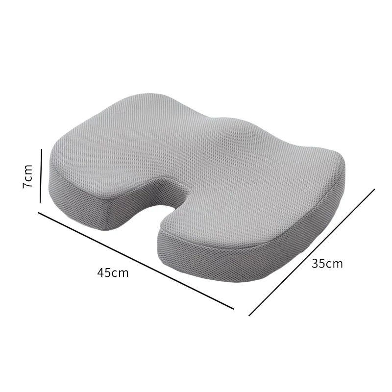 Hochwertiges Memory-Schaum Bürokissen, ergonomisch geformt für optimale Unterstützung und Komfort.