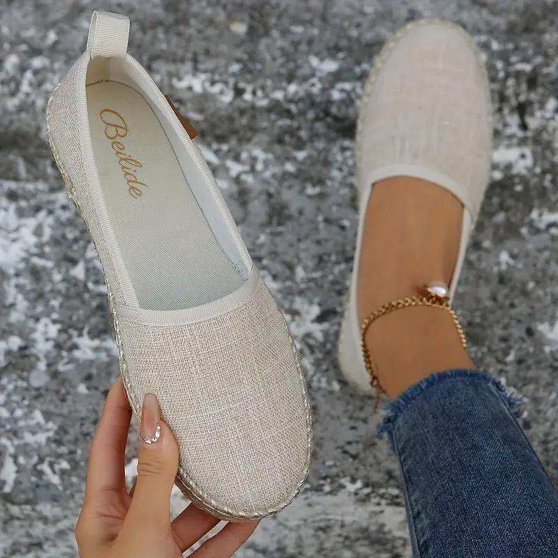 Bequeme Damen Espadrilles mit Glitzer-Obermaterial und Slip-On Design für leichten Sommer-Komfort.