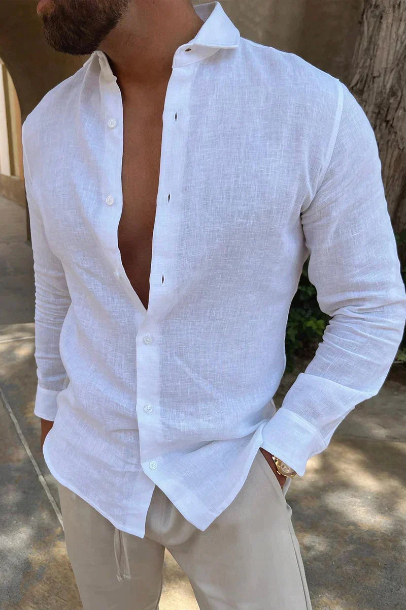 Weißes Langarm Herren Hemd für sommerliche, lässig-elegante Freizeitlooks; atmungsaktiv und bequem.
