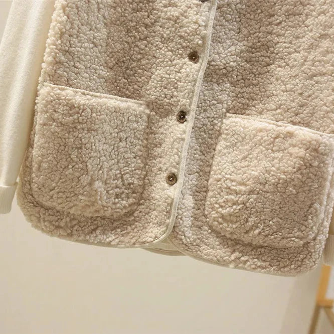Zeitlose Damen Weste, bietet eleganten Komfort für jede Jahreszeit. Ein klassisches Oberteil für Damen.