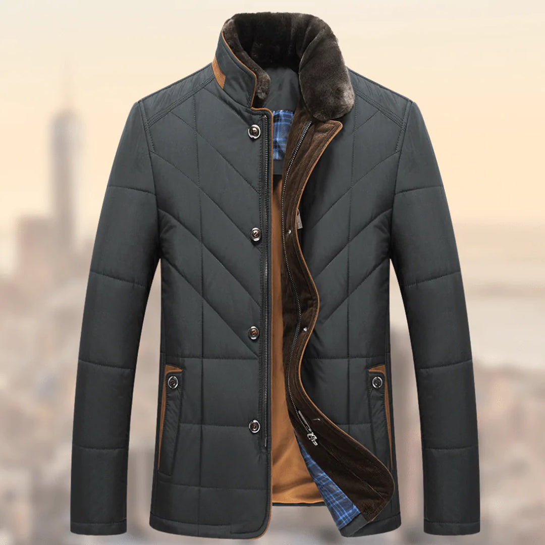 Warme graue Herren Winterjacke Marcus. Perfekte Outdoorjacke für kalte Tage, stilvoll & komfortabel.