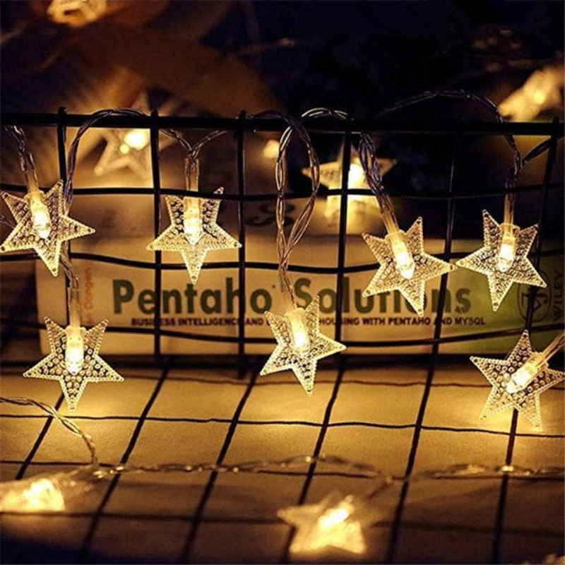 Dekorative LED-Lichterkette warmweiß für gemütliche Innenbeleuchtung und stimmungsvolles Ambiente.