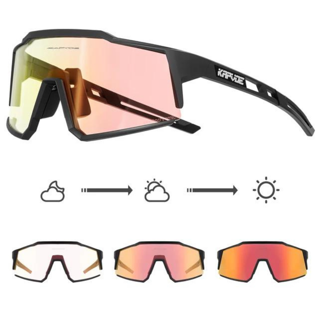 Radfahrer trägt ultraleichte Fahrradbrille mit photochromen Gläsern & UV400-Schutz beim Biking. Klarer Blick im Radsport.
