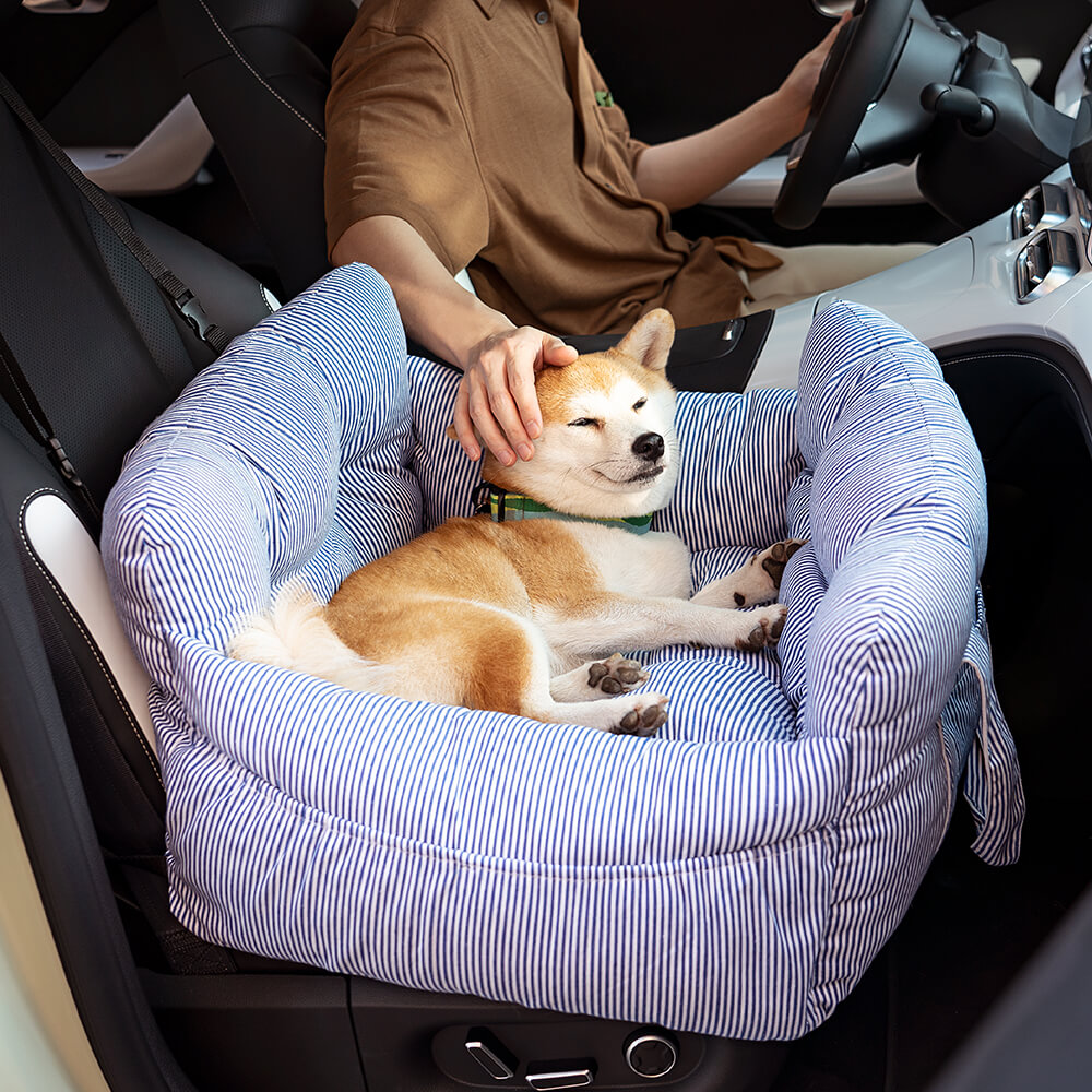 Komfortables TravelPaw Autohundebett für entspannte Reisen; weich, gemütlich & sicher für den Vierbeiner.