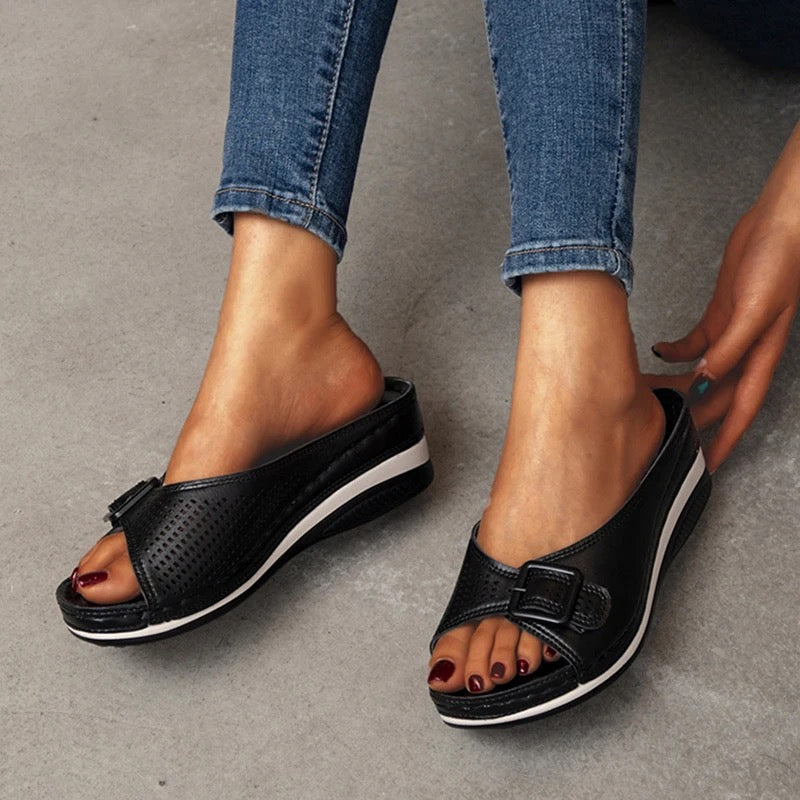 Bequeme orthopädische Damen-Komfortschuhe Lorena, ideal für schmerzfreie Füße den ganzen Tag.