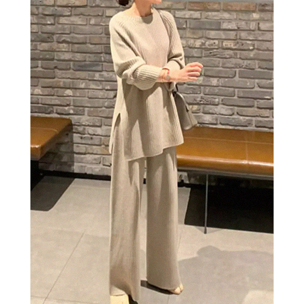 Damen Strick-Zweiteiler: Komfortabler Strickpullover und Hose für vielseitige Freizeit-Looks.