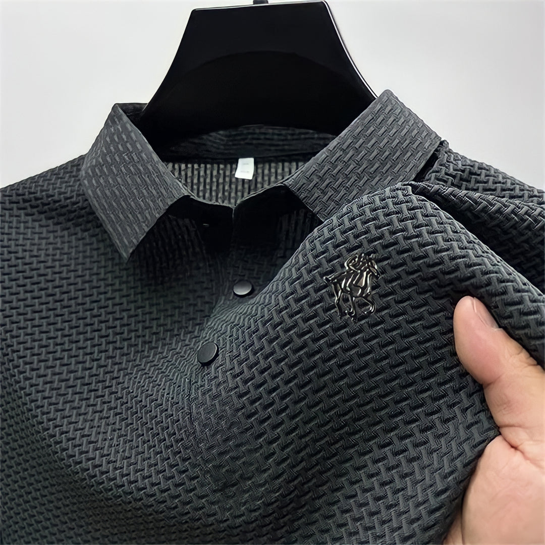Leichtes, atmungsaktives Herren Slim Fit Polohemd. Bügelfrei für heiße Sommertage.