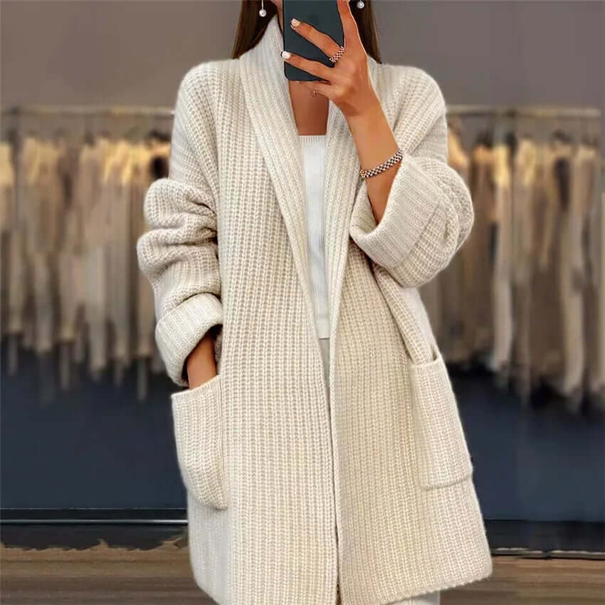 Damen warme Strickjacke, kuschelig weich, für vielseitige Freizeit-Looks. Bequemer Cardigan für jede Jahreszeit.