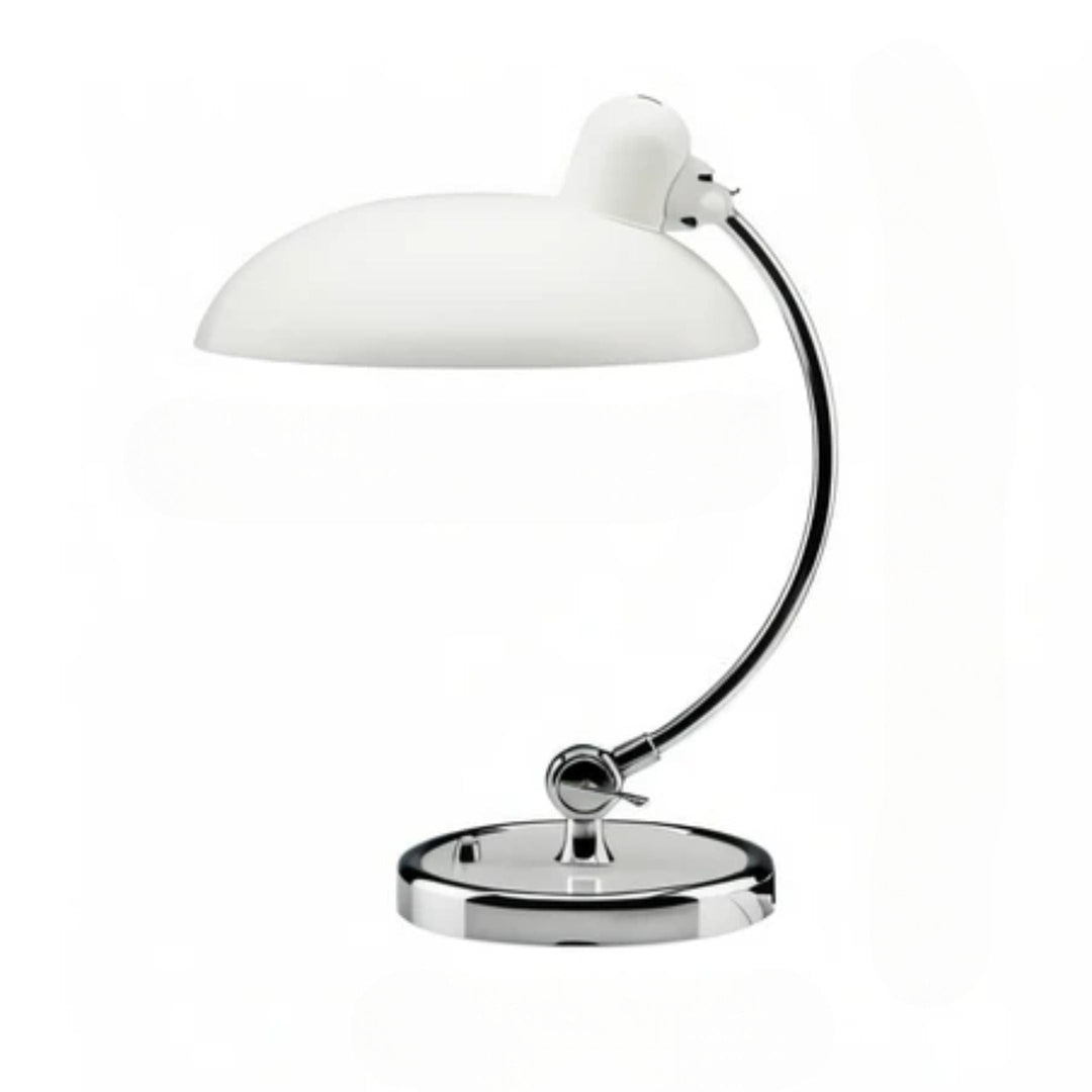 Verstellbare Vintage Schreibtischlampe aus Metall, LED-kompatibel, perfekte Retro-Beleuchtung für Büros.