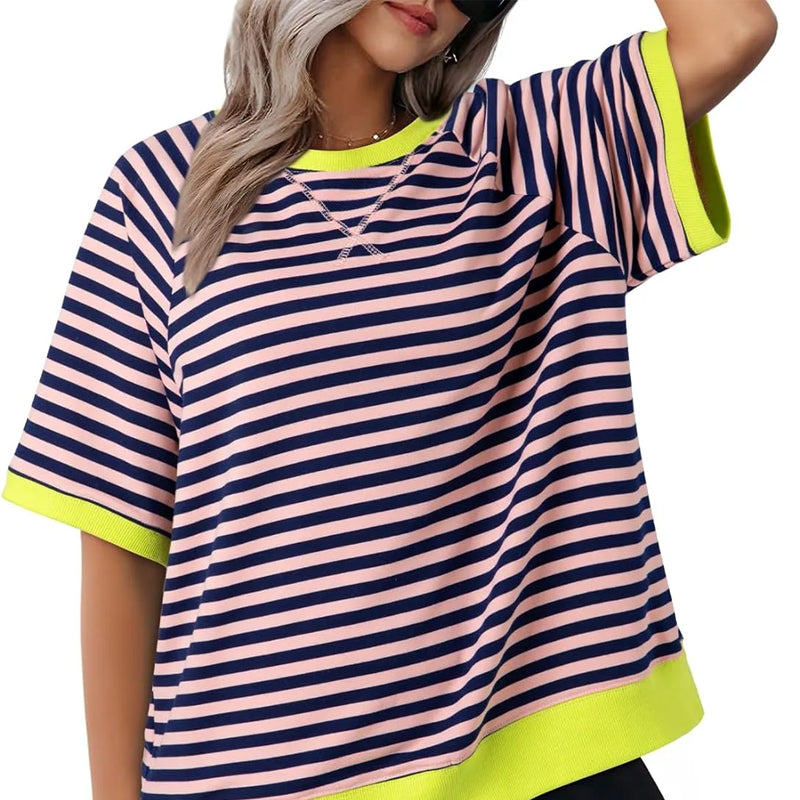 Gestreiftes Damen Rundhals T-Shirt, Oversized-Passform für einen lässigen Retro-Look. Vielseitig für Street Style.