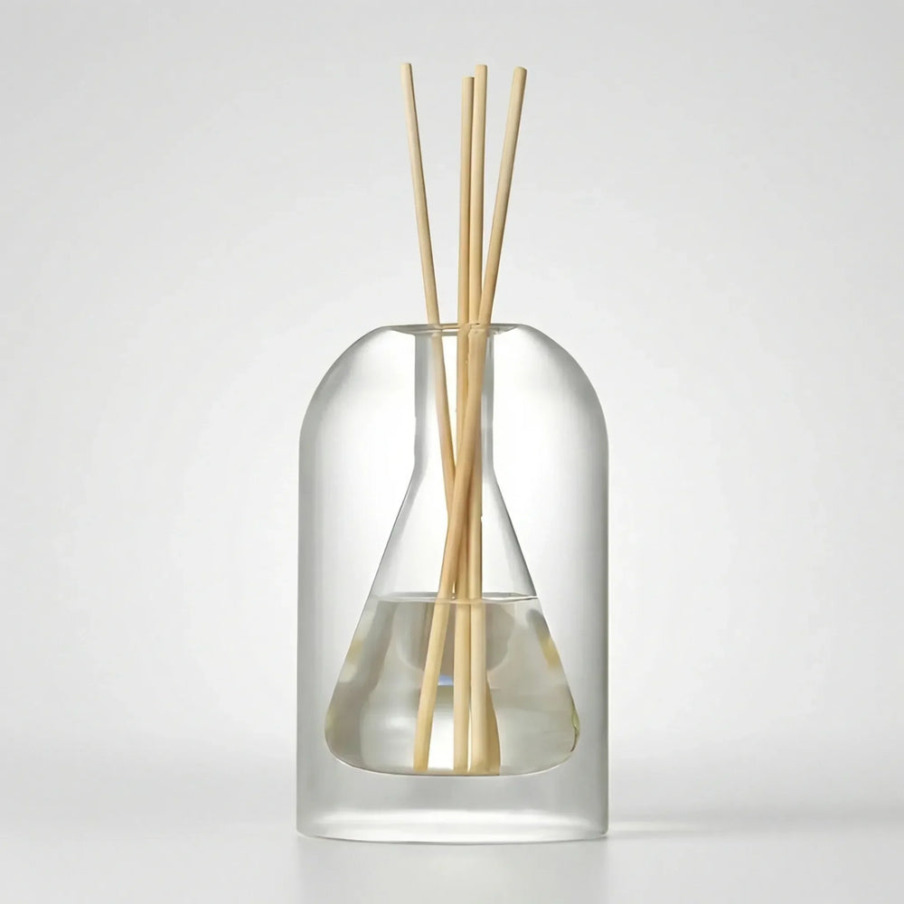 Aromadiffusor aus Glas mit Duftstäbchen schafft geräuschloses, entspannendes Raumambiente; ideale Wohlfühloase.