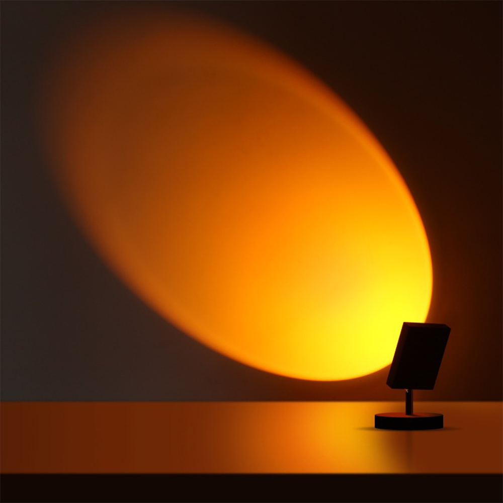 Schlafzimmer Dekoration: Retro Sunset LED Tischlampe als energiesparendes USB-Nachttischlicht für Gemütlichkeit.