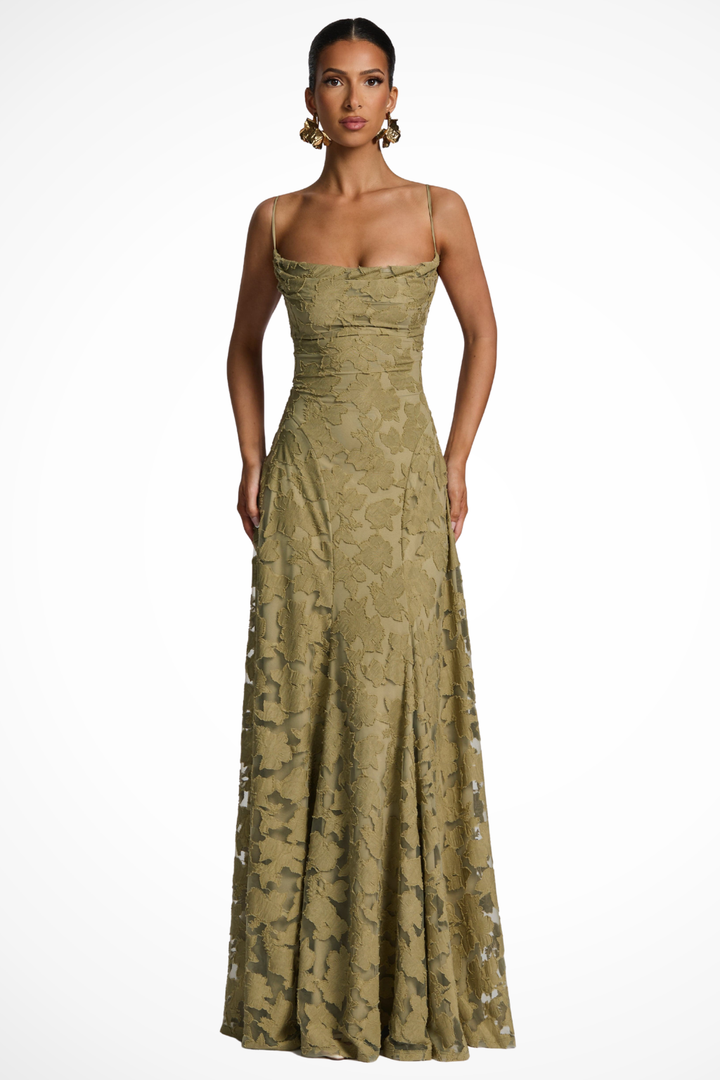 Burgundisches Damen Maxikleid, formell und schick, mit Wasserfallausschnitt, ideal als Hochzeitsgast. [[lstfy-media:3]]