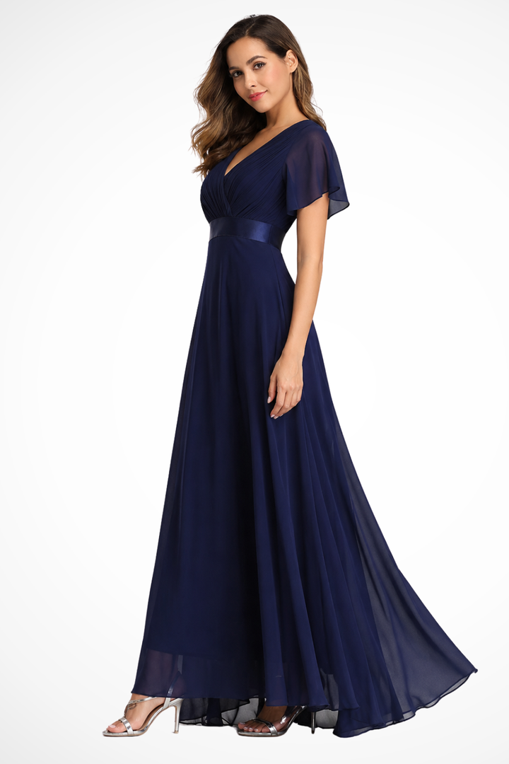 Langes, elegantes Damen Maxikleid für besondere Anlässe, perfekt als Abendkleid oder Hochzeitsgastkleid.