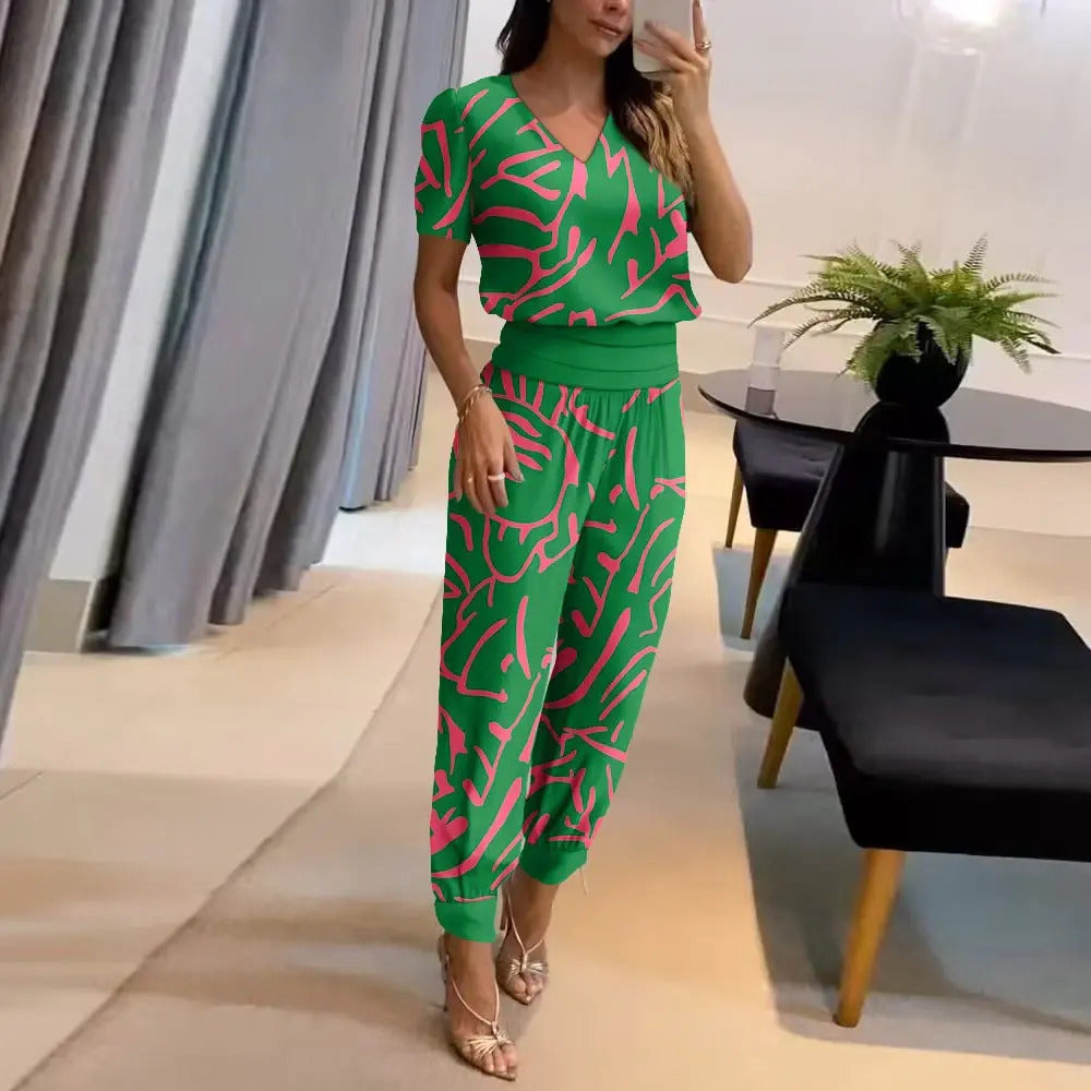 Eleganter Damen Jumpsuit mit stilvollem Druck, locker geschnitten für Komfort und Freizeit im Sommer.