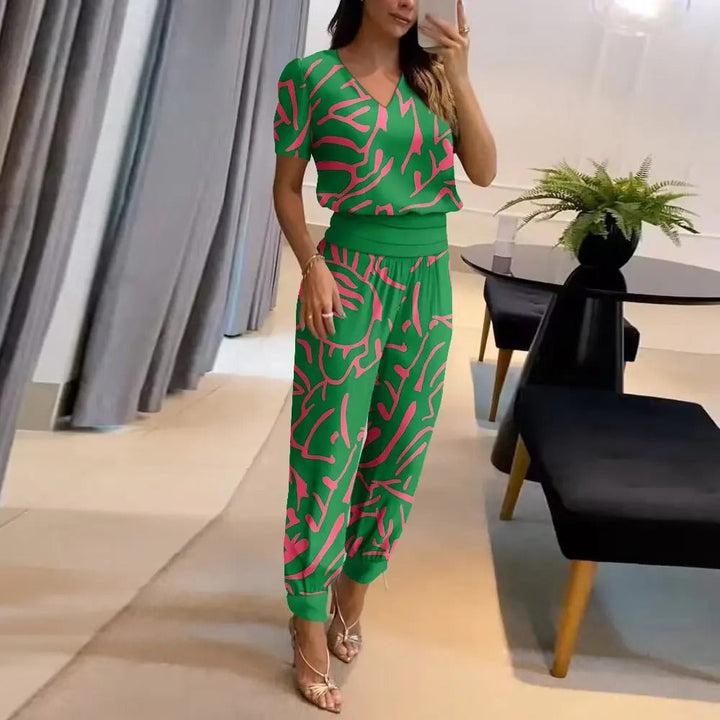 Eleganter Damen Jumpsuit mit stilvollem Druck, locker geschnitten für Komfort und Freizeit im Sommer.