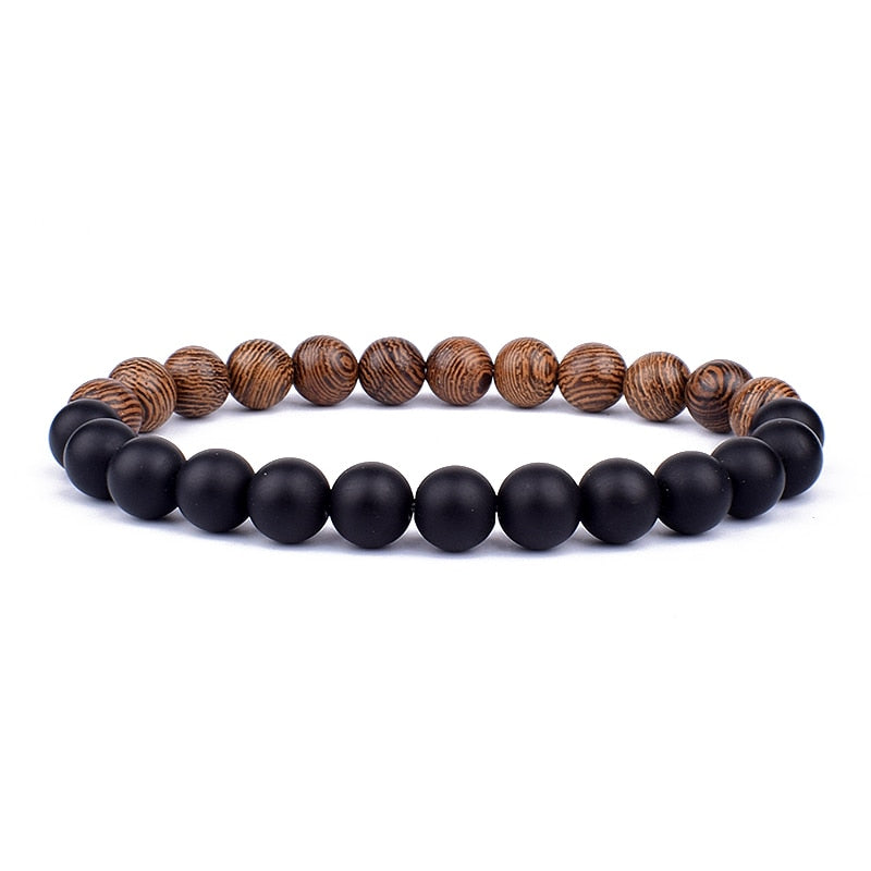 Stilvolles Herrenarmband aus Lavastein und Naturholz, natürliches Accessoire für Männer.
