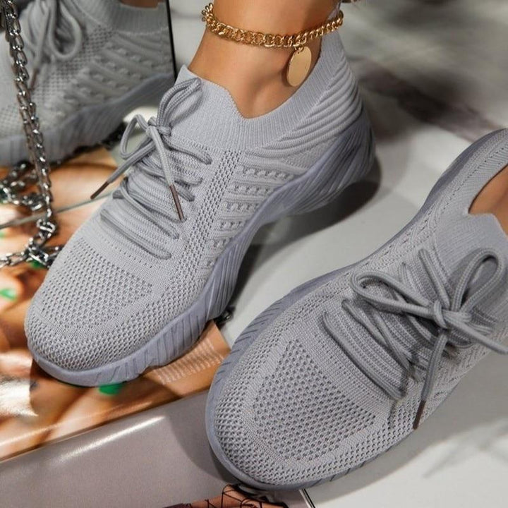 Komfortable Damenschuhe: Leichte & atmungsaktive Sneakers mit rutschfester Sohle für Spaziergänge im Herbst.