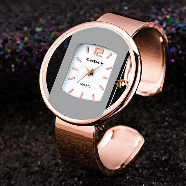 Damen Herbstuhr in Roségold und Silber, klassisch & stilvoll. Elegantes Accessoire für jede Frau.