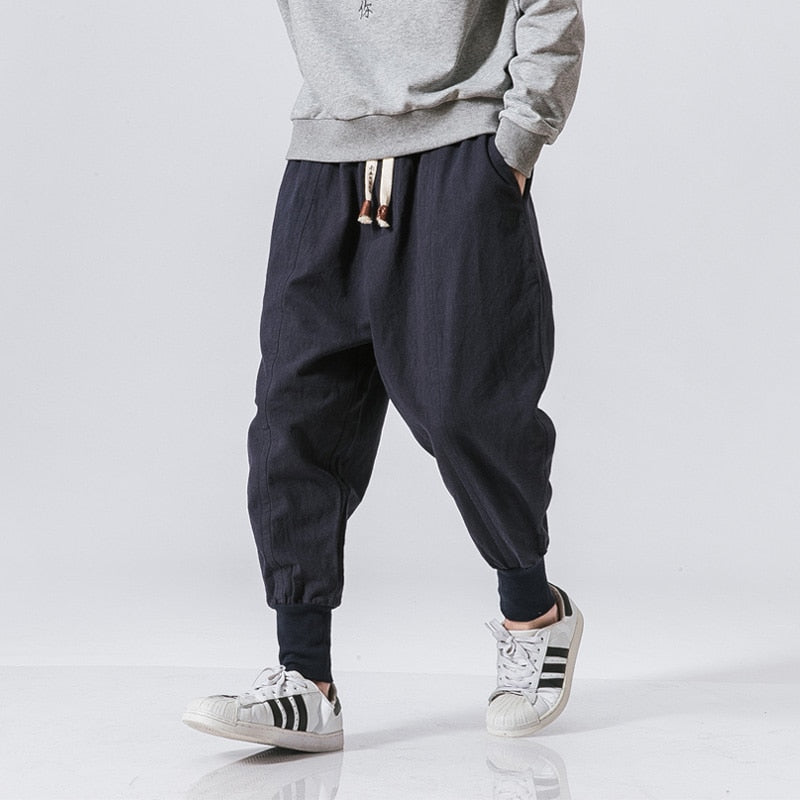 Streetwear Haremshose für Herren, schwarz, lässig und bequem, ideal für den Alltag.