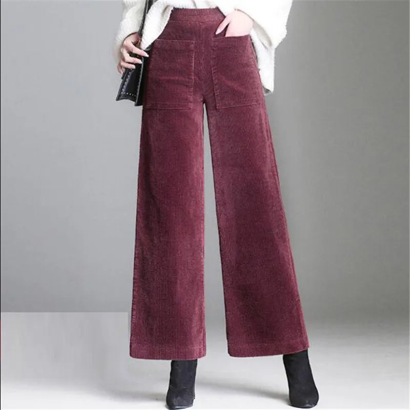 Modische Damen High-Waist Schlaghose im Retro-Stil für einen eleganten Alltags-Look.