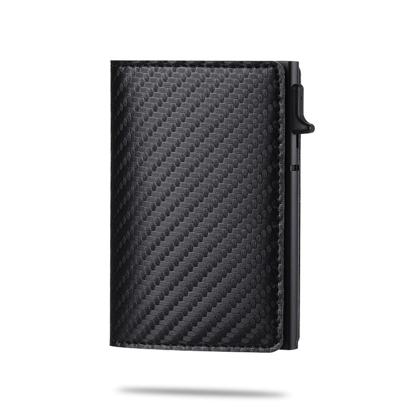 Elegante Herren Geldbörse aus Leder mit AirTag Fach auf einem Schreibtisch, innovatives Design.