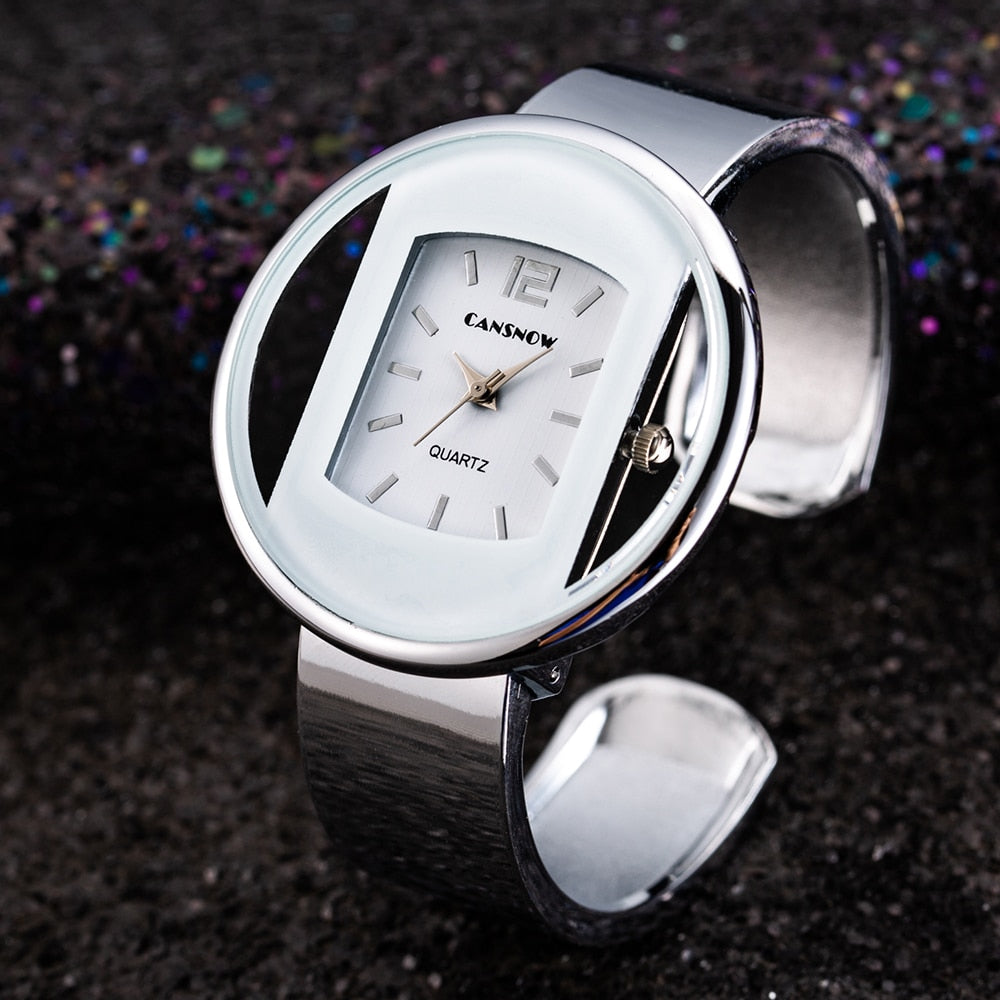 Geschenkidee: Eine elegante Damenarmbanduhr mit klassischem Design. Perfekter Zeitschmuck für Frauen.